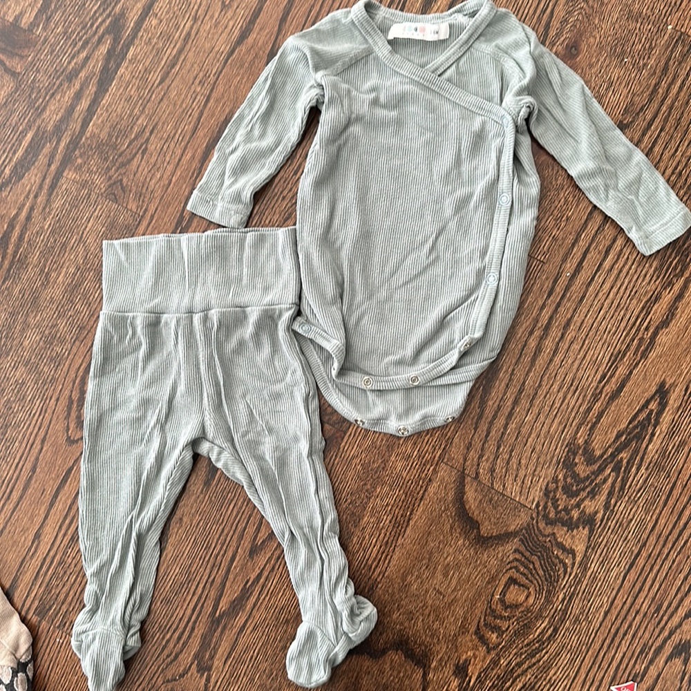 Coco Blanc footie set. Gorgeous blue/green color. Size 3-6mos